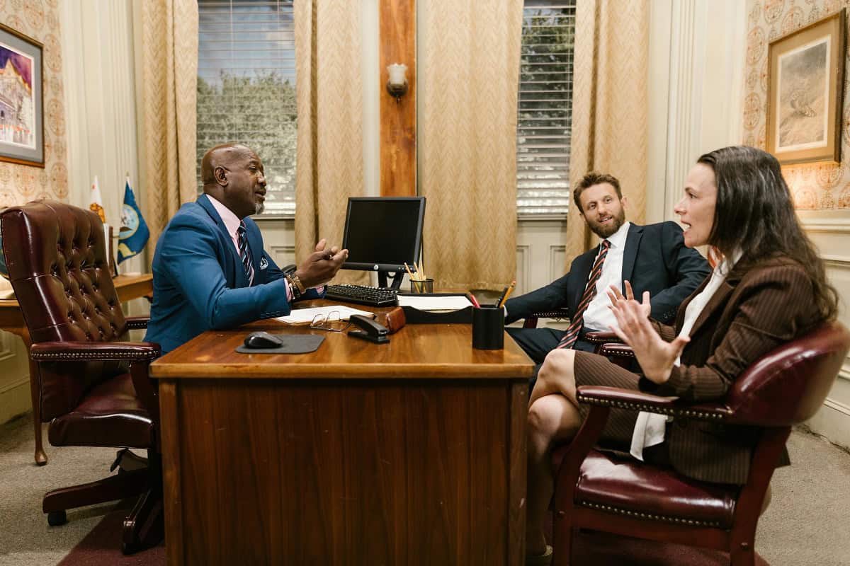 Photo to illustrate someone seeking a legal advice