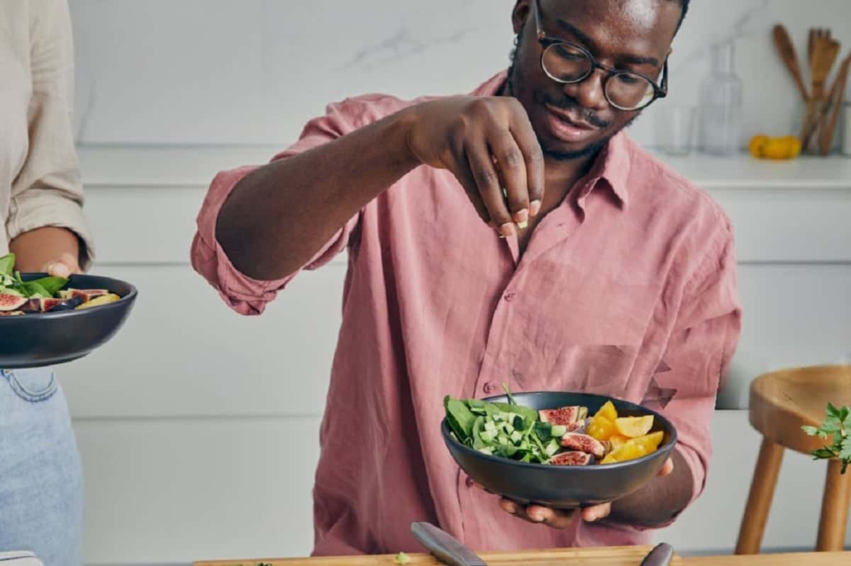 Immune-boosting foods rich in vitamins and antioxidants